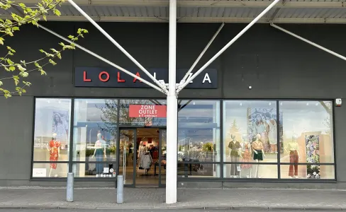 LolaLiza Auvelais