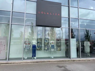 LolaLiza Foetz